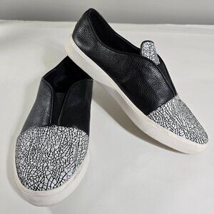 LOGO by Lori Goldstein Womens Size Amy 9M Crackle Toe Leather Slip-On Sneakers